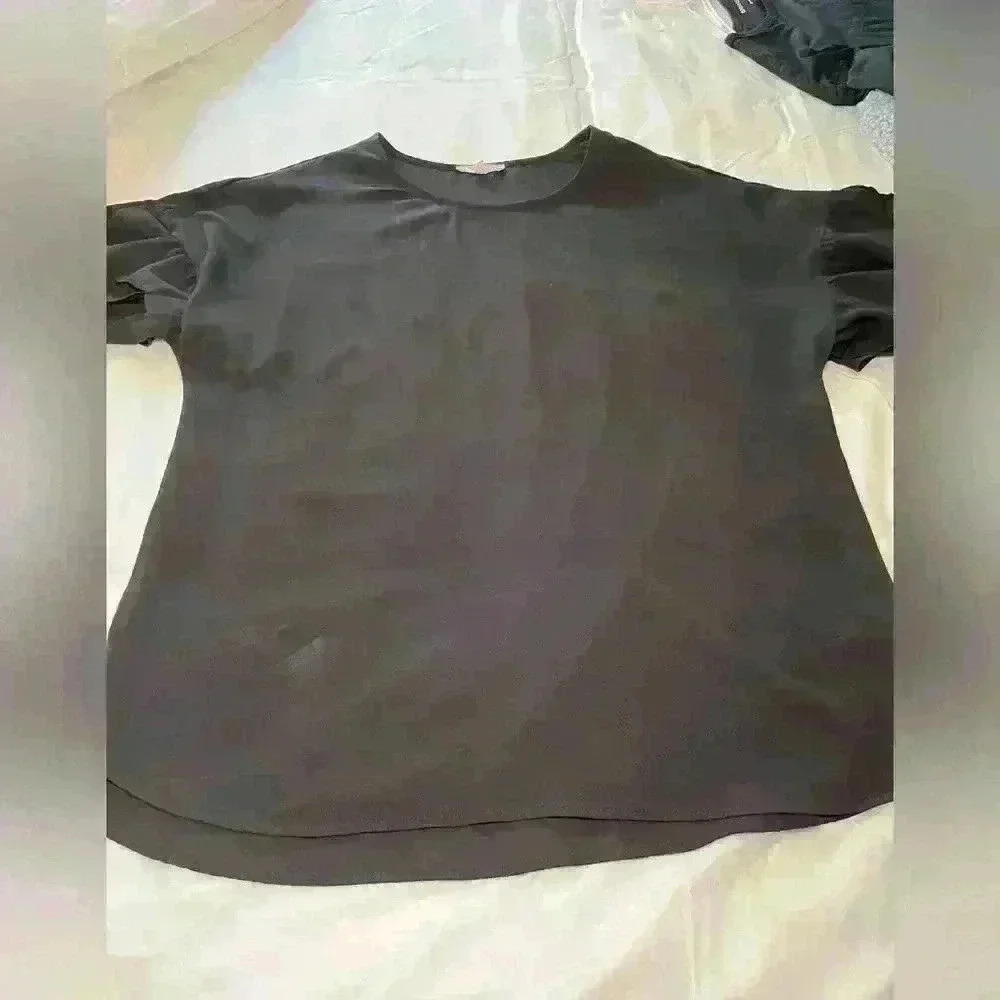 Black blouse with reflection in the sleeves. By pleione - Picture 3 of 5